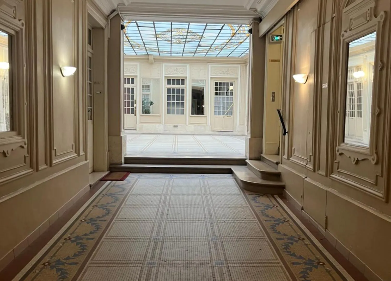 Place A 2 Minutes Du Musee Louvre Vivez Paris A Pied فرنسا